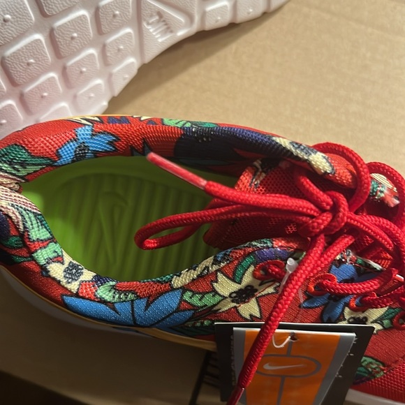 Deadstock Women’s Nike Roshe Run Aloha Hawaiian Print.New with tags, NO BOX. - Picture 5 of 5